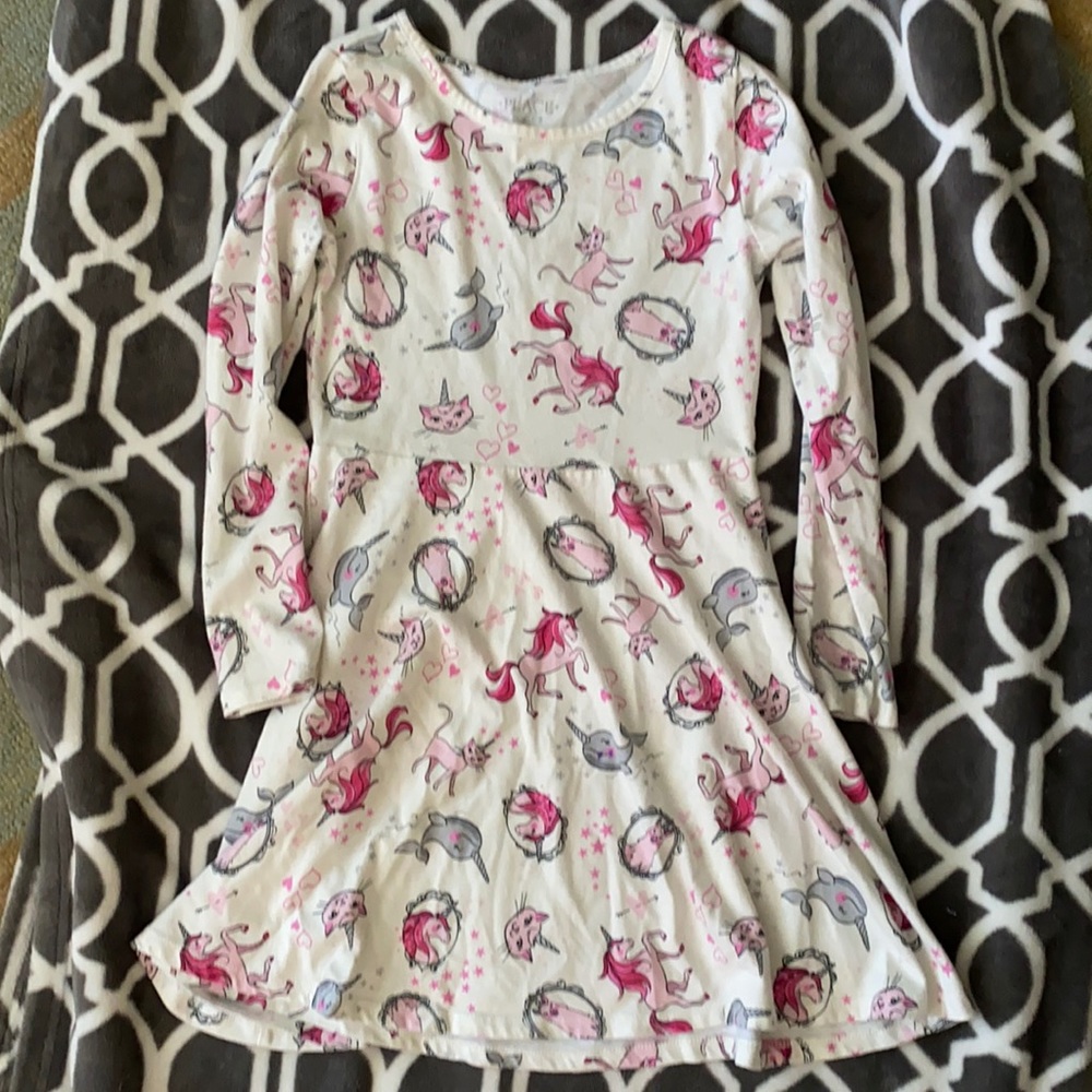 Girls dress.